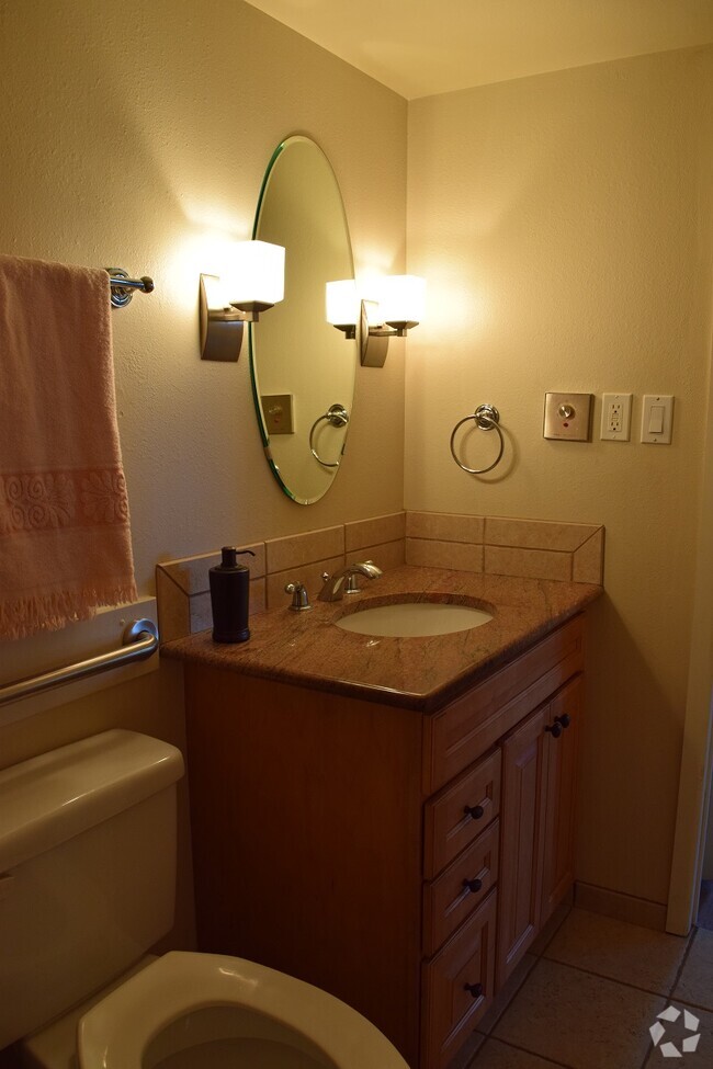 Building Photo - 850 20th Street Unit Apt 105