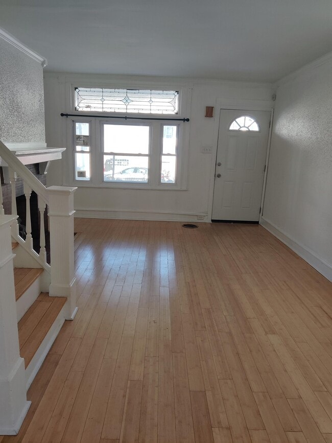 Photo - 5524 Locust St