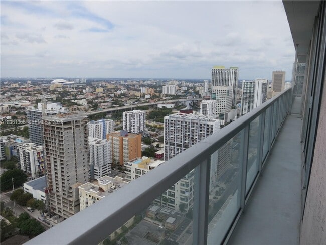 Photo - 79 SW 12th St Unidad UPH4001-S