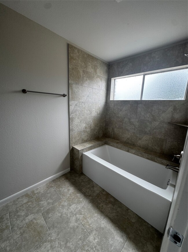 Photo - 8807 Belle Glen Dr