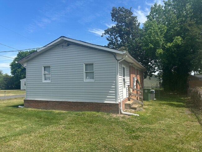 Photo - 5407 Stokes Ln