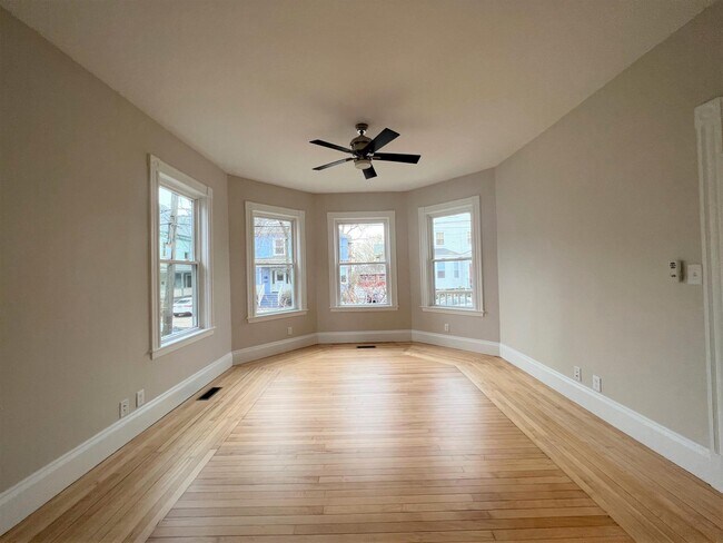 Photo - 22 Kidder Ave Unidad 1