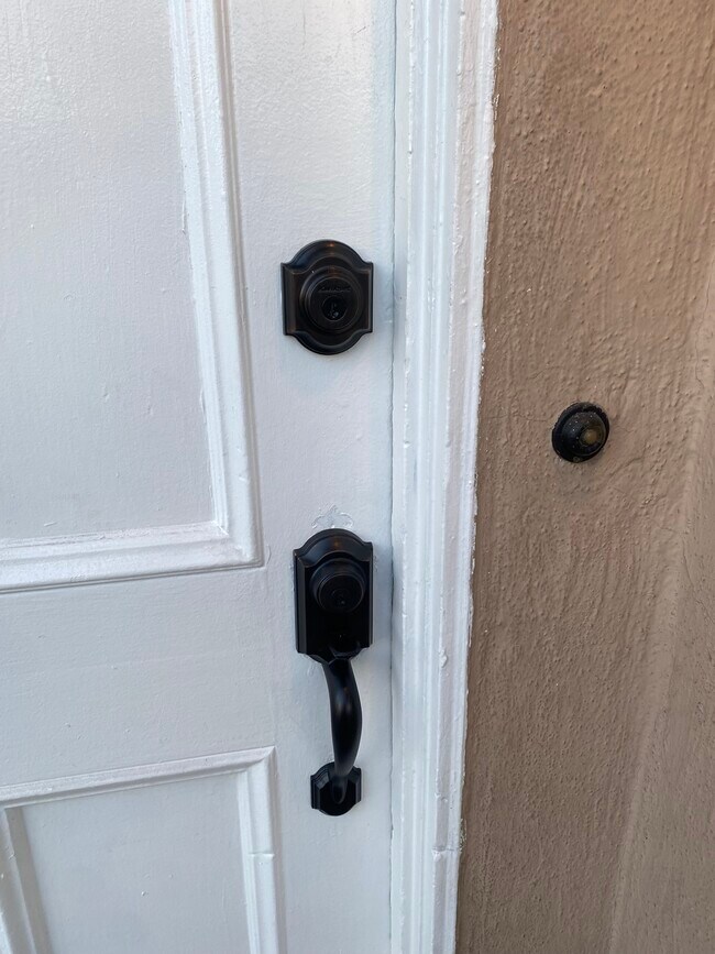 Come On In - 3332 Stocker St
