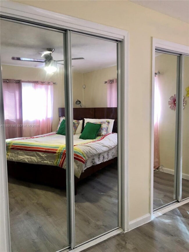 Photo - 6890 Liberty St