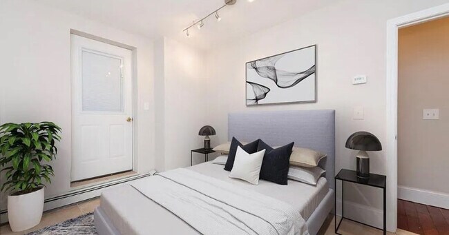 Photo - 390 Riverway