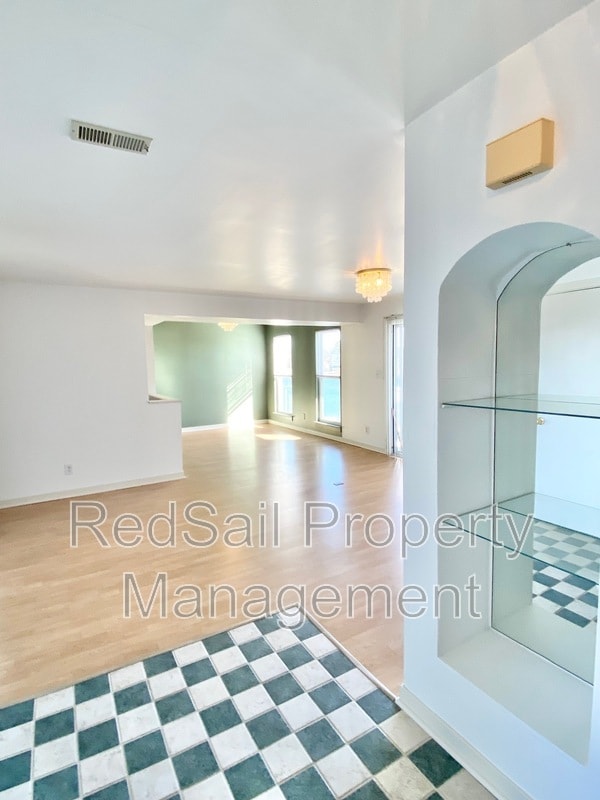 Photo - 212 Dockside Dr