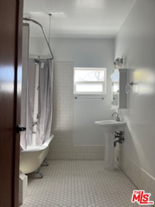 Photo - 8302 S Sepulveda Blvd