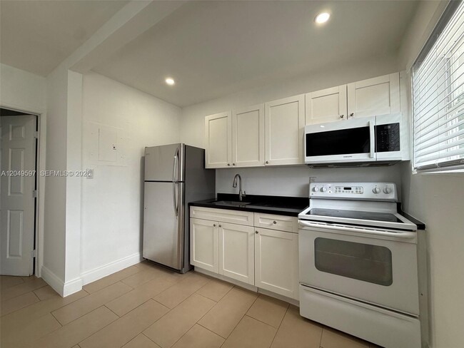 Photo - 6723 NE Miami Pl Unit 6725