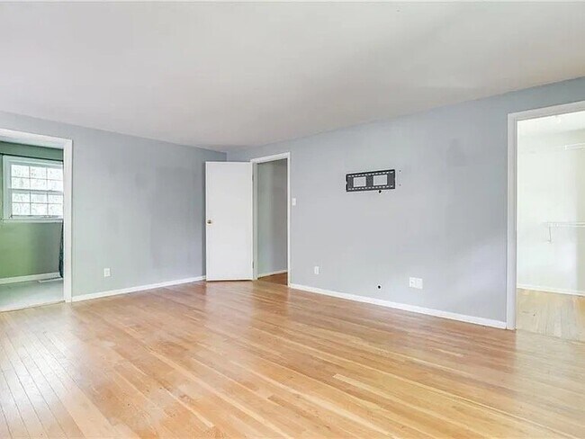 Photo - 1283 Bluffton Cir