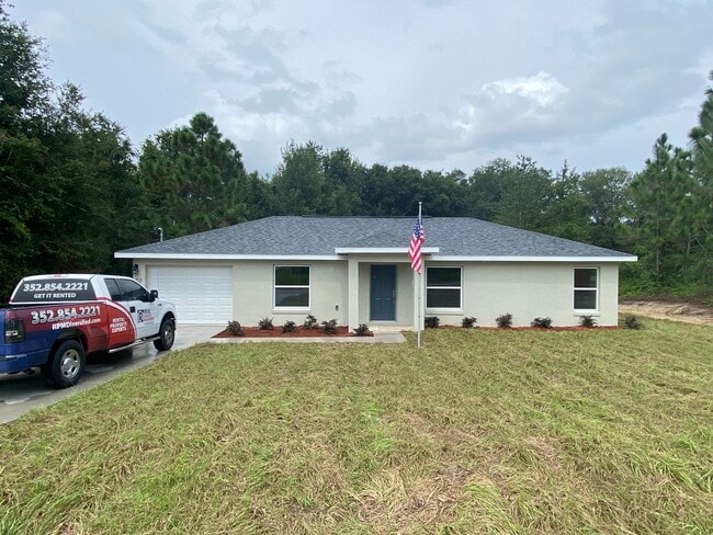 Building Photo - Desirable SE Ocala Neighborhood 3/2/1 **WON"T LAST**