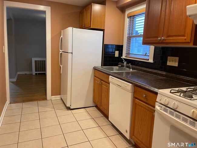 Photo - 80 Grassy Plain St