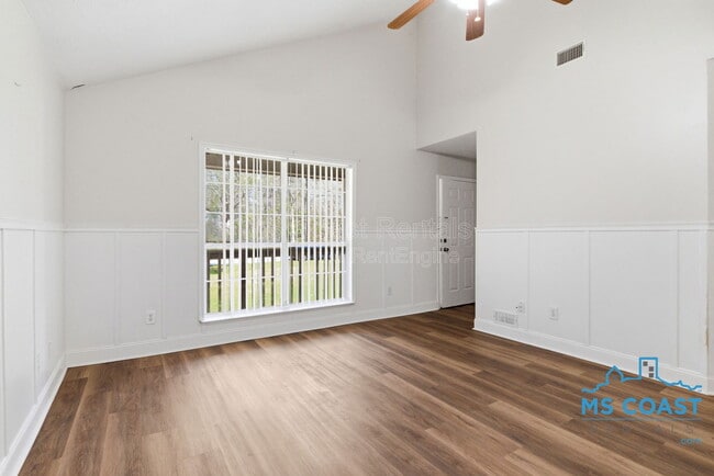 Photo - 16035 Tower Bridge Ave