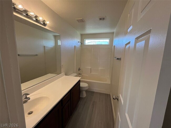 Photo - 1712 Newquay Commons Ave