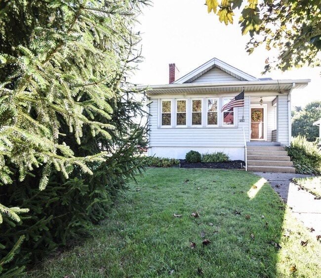 Photo - 7236 Plainfield Rd