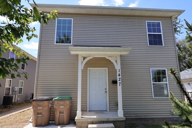 Photo - 1427 Sycamore St