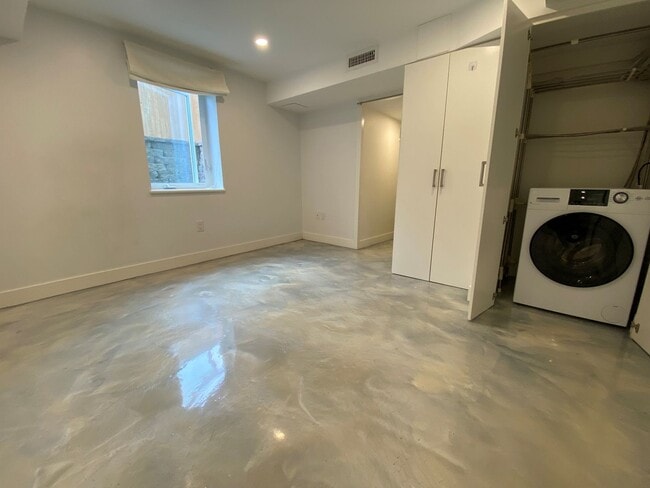 Photo - River Pied a Terre Unit River Pied a Terre