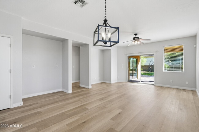 Photo - 1711 W Twain Ct