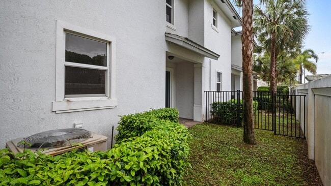 Photo - 6919 Pines Cir