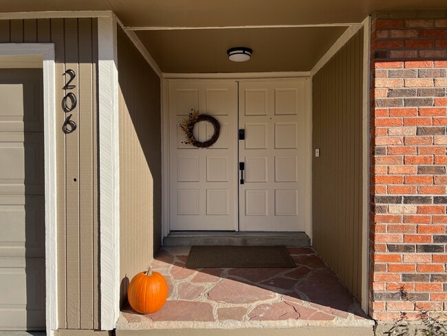 Photo - 206 Cypress Cir