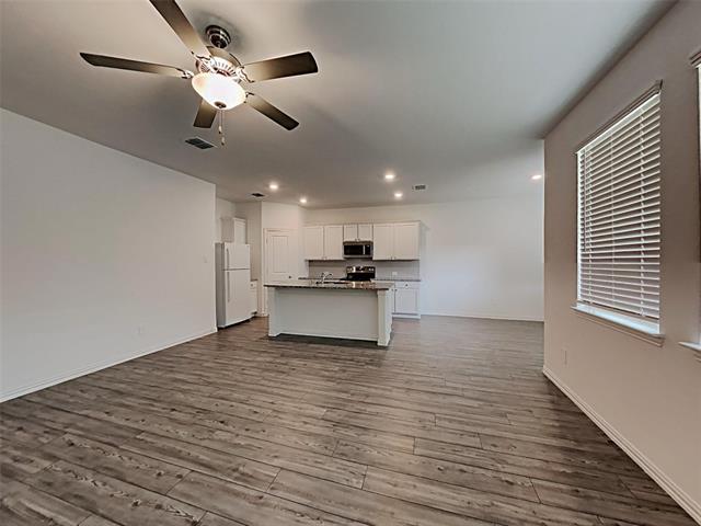 Photo - 629 Fitzroy Ln