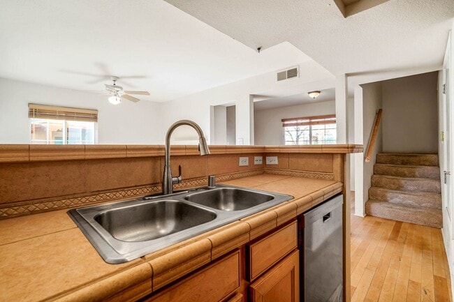 Photo - Sunny End Unit in Dos Santos!