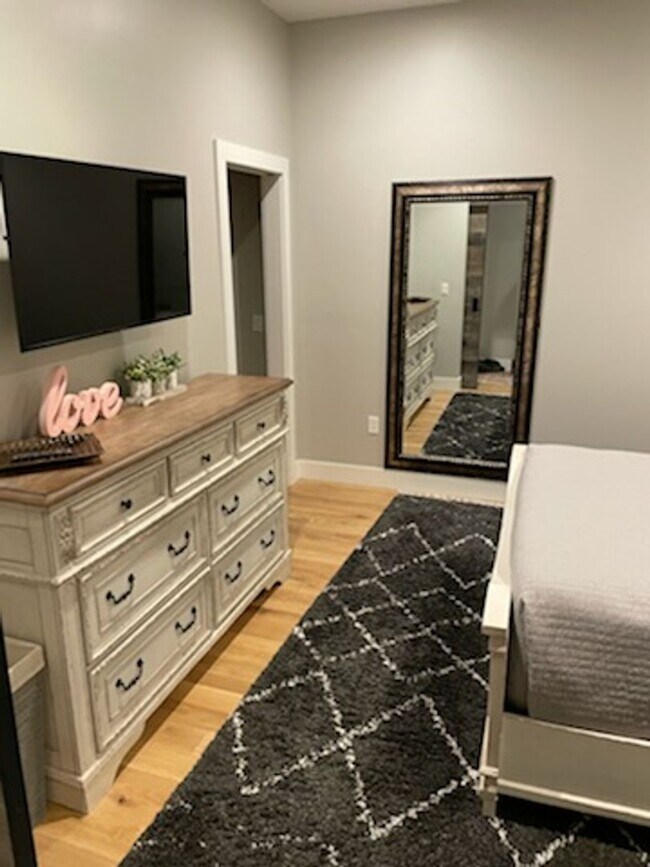 Photo - Upscale Fully and Comfortably Furnished , ... Unidad 408