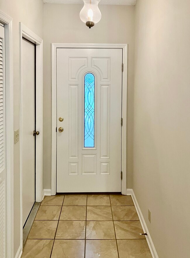 Photo - 204 Tuscarora Ct