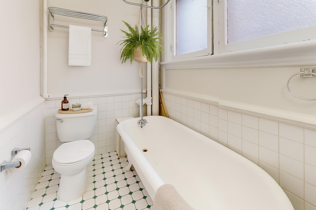 Photo - 143 MacLaren