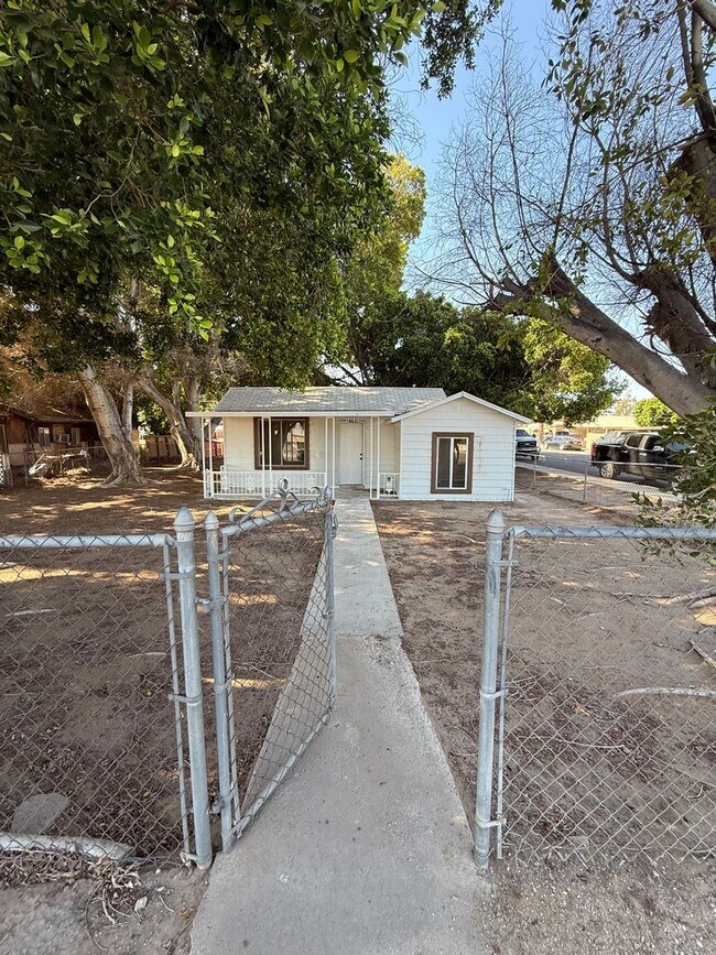 Photo - 3 Bedroom Home near Downtown Yuma!