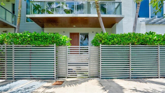 Photo - 545 SW 11th St Unit 105