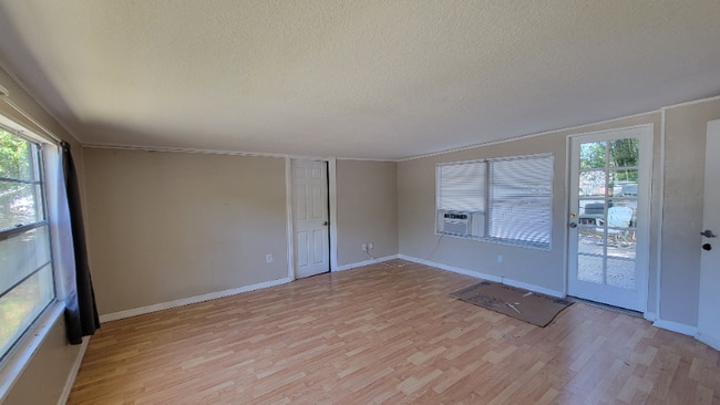 Photo - 1132 Pine St