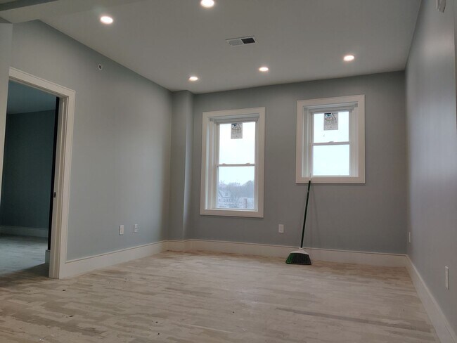 Photo - 3 bed 2 Bath on Washington Sq. Central Heat/AC, In-Unit Washer and Dryer, Steps from the T Stop