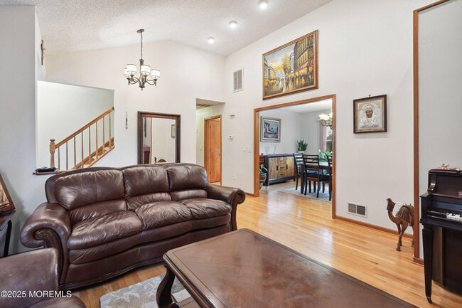 Photo - 711 Bay Ave