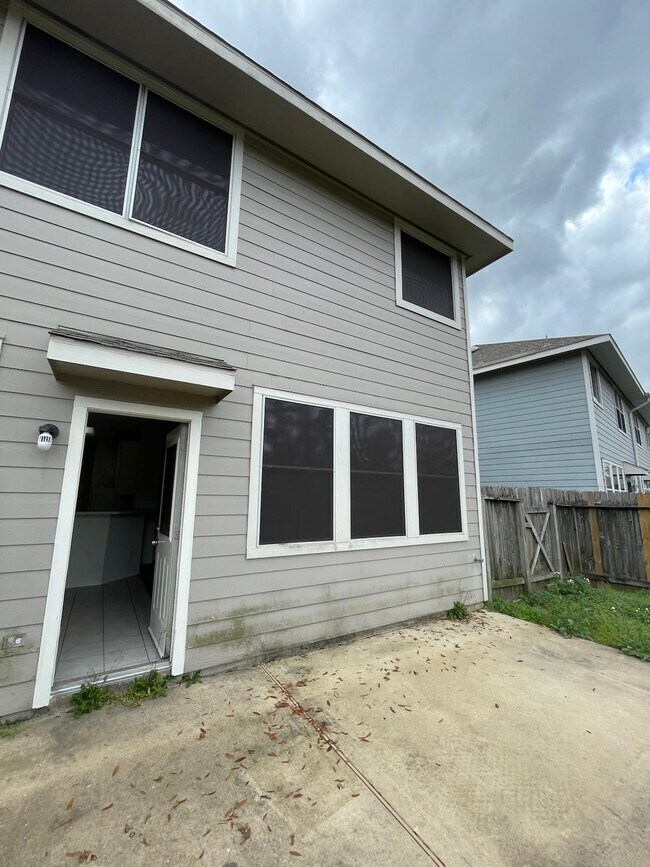 Photo - 2926 Loganberry Park Ln