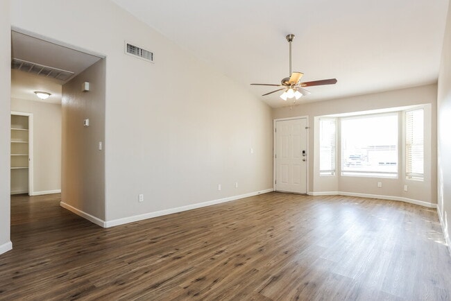 Photo - 1611 S 63rd Dr