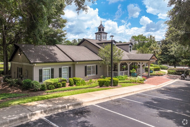 1900 Centre Pointe Blvd - Clubhouse - MAA Oak Grove