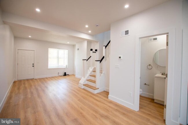 Photo - 1644 Point Breeze Ave