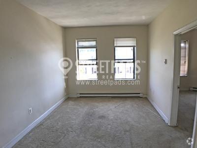 Building Photo - 3 bedroom in Boston MA 02115 Rental