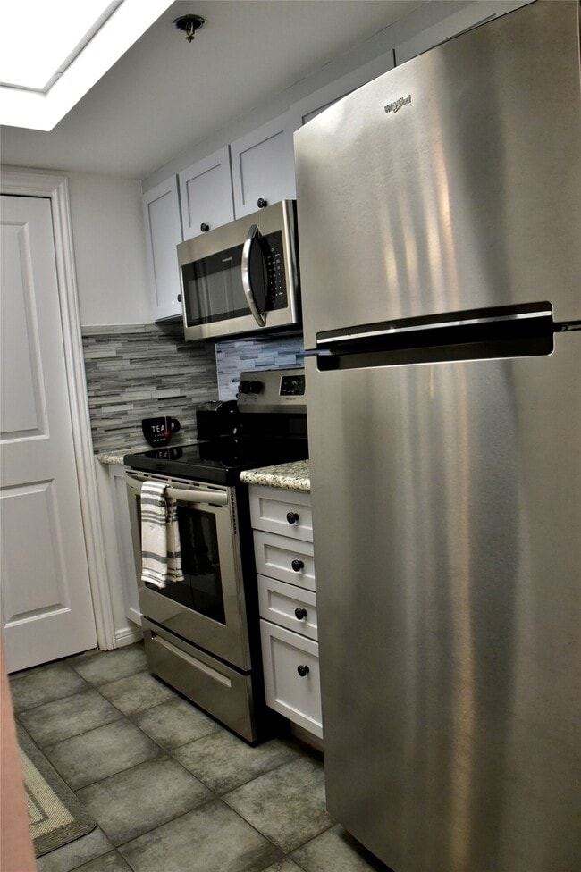 Building Photo - 3525 Sage Rd Unit 701
