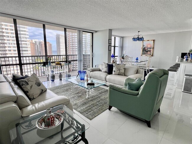 Building Photo - 2049 S Ocean Dr