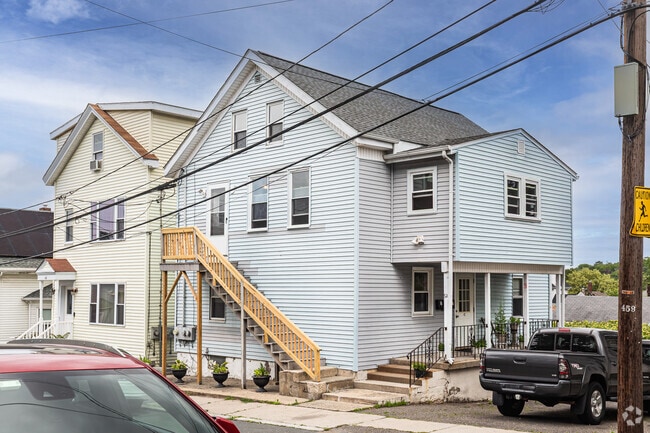 Building Photo - 62 Butler St Unit 2 Rental