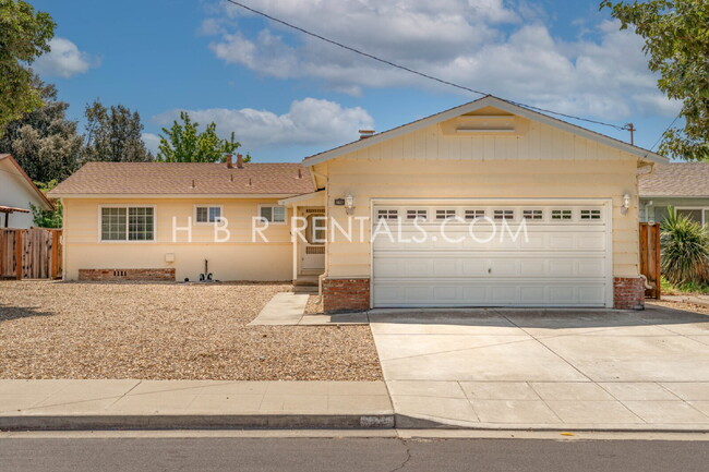 Charming Three Bedroom Single Story Liverm... - Charming Three Bedroom Single Story Liverm... Apartment