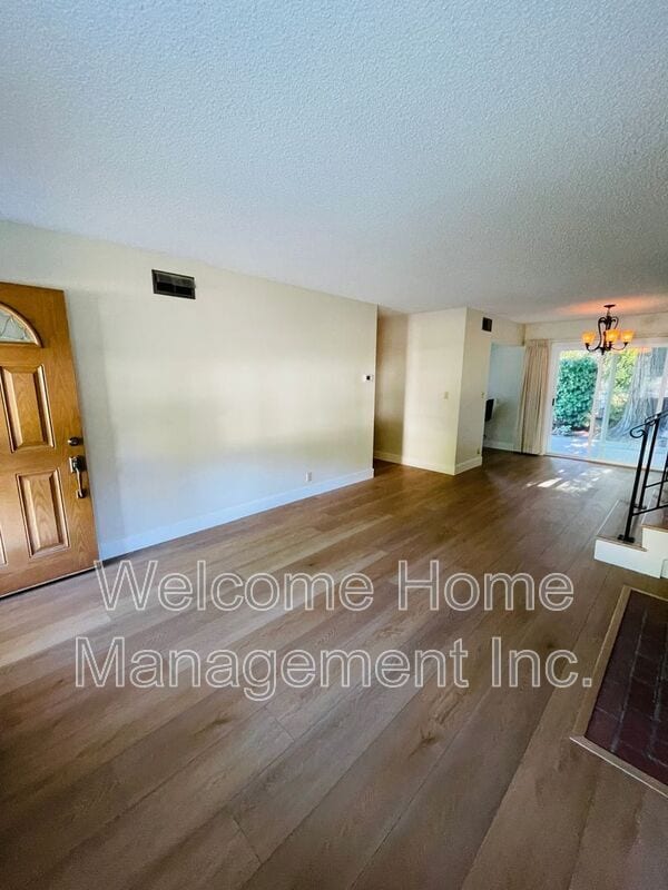 Photo - 3945 Euclid Ave