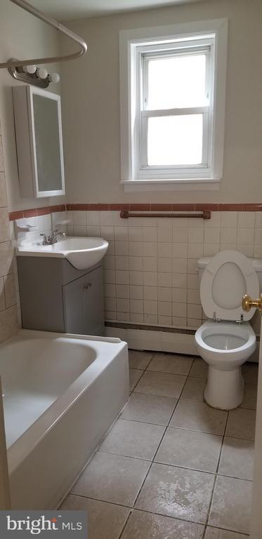 Photo - 7332 Montour St