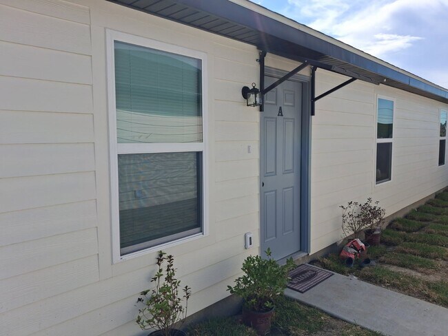 2104 Midland Dr Unit 2104B