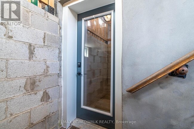 Photo - 948 Parkhurst Blvd