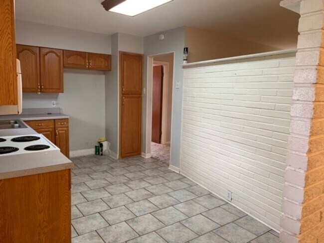 Photo - Lovely 3 bedroom 2 bath home