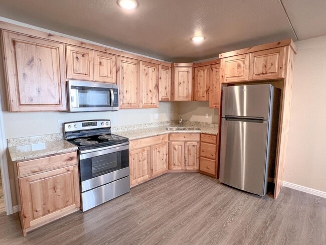 Photo - S109 Gemstone Properties - studio apartment *utilties included*