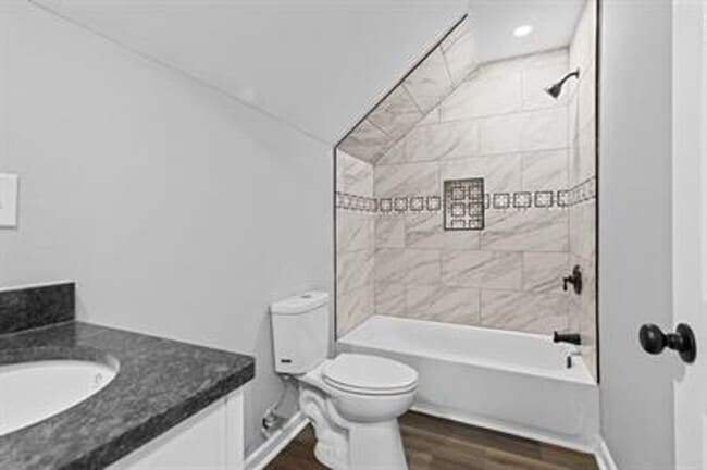 Photo - 121 Glendale Ave