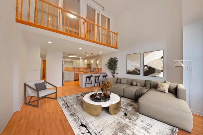 Building Photo - 1 Greene St Unit 307x